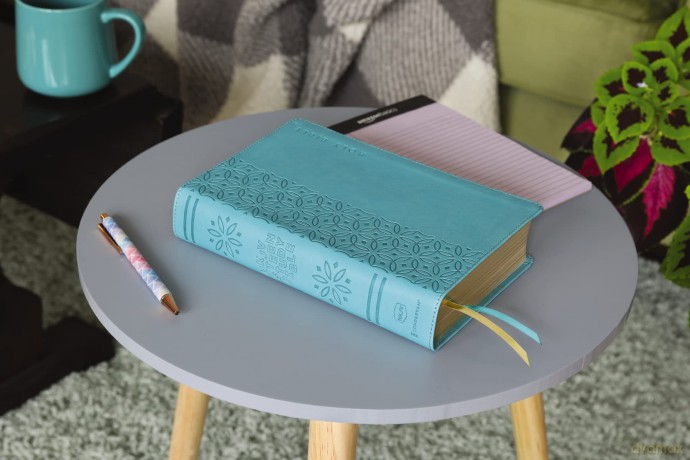 NKJV, Teen Study Bible, Leathersoft, Teal, Comfort Print: NKJV, Teal, Leathersoft, Teen Study Bible, Comfort Print - Zondervan [KSIĄŻKA]