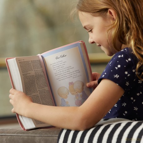 NRSVCE, Precious Moments Bible, Pink, Leathersoft, Comfort Print: Holy Bible [KSIĄŻKA]