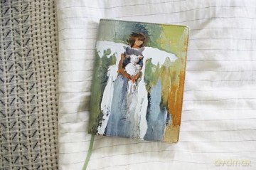 NRSVue, Holy Bible, Anne Neilson Angel Art Series, Leathersoft, Multi-Color, Comfort Print: Nrsvue, Anne Neilson Angel Art Series, Leathersoft, Multi-color, Comfort Print - Zondervan [KSIĄŻKA]
