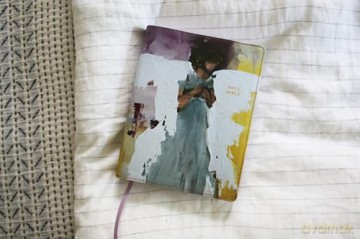 NRSVue, Holy Bible, Anne Neilson Angel Art Series, Leathersoft, Multi-Purple, Comfort Print: Nrsvue, Anne Neilson Angel Art Series, Leathersoft, Multi-purple, Comfort Print - Zondervan [KSIĄŻKA]