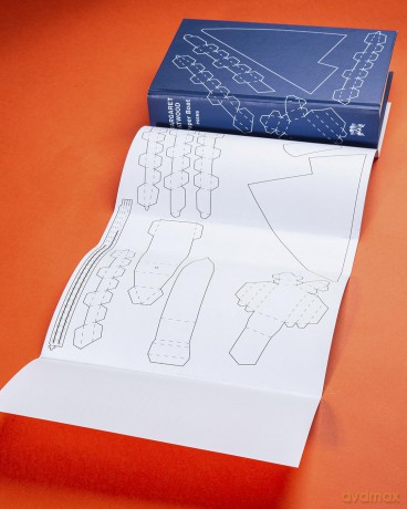 Paper Boat: New and Selected Poems 1961-2023 - Margaret Atwood [KSIĄŻKA]