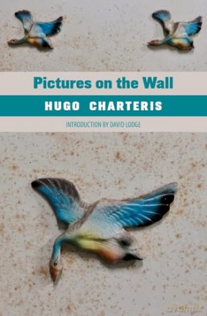 Pictures on the Wall (Walmer Modern Classics) - Hugo Charteris [KSIĄŻKA]