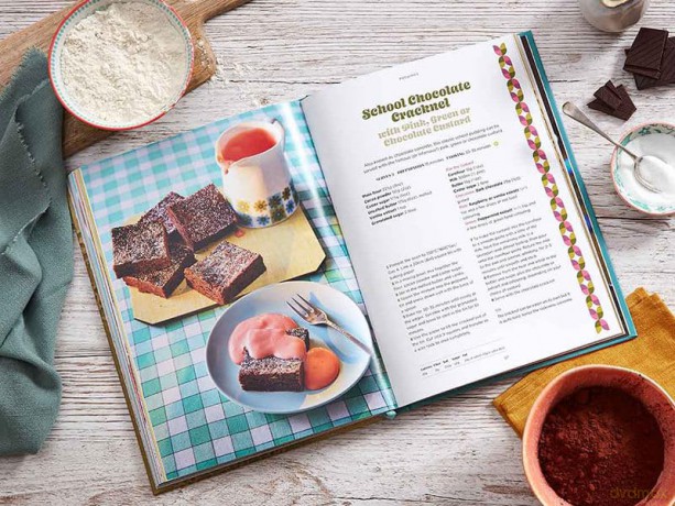 Retro Classics: A joyful collection of nostalgic recipes, updated for today's cook (Dairy Diary) - Emily Davenport [KSIĄŻKA]