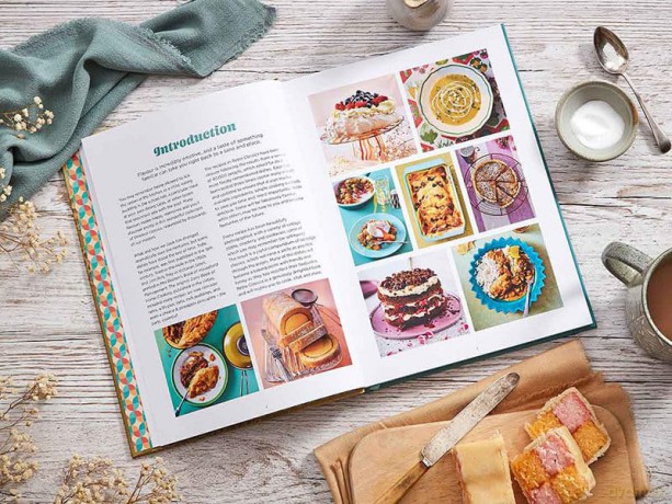 Retro Classics: A joyful collection of nostalgic recipes, updated for today's cook (Dairy Diary) - Emily Davenport [KSIĄŻKA]