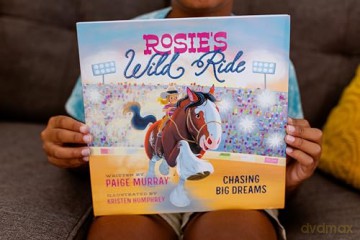 Rosie's Wild Ride: Chasing Big Rodeo Dreams - Paige Murray [KSIĄŻKA]