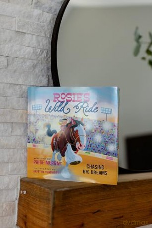 Rosie's Wild Ride: Chasing Big Rodeo Dreams - Paige Murray [KSIĄŻKA]