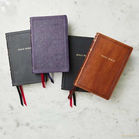 RSV Personal Size Bible with Cross References, Black Genuine Leather, Thumb Indexed, (Sovereign Collection) - Thomas Nelson [KSIĄŻKA]