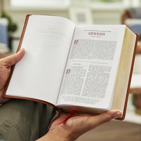 RSV Personal Size Bible with Cross References, Black Leathersoft, (Sovereign Collection) - Thomas Nelson [KSIĄŻKA]