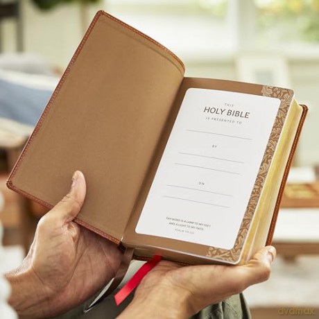 RSV Personal Size Bible with Cross References, Brown Leathersoft, (Sovereign Collection) - Thomas Nelson [KSIĄŻKA]