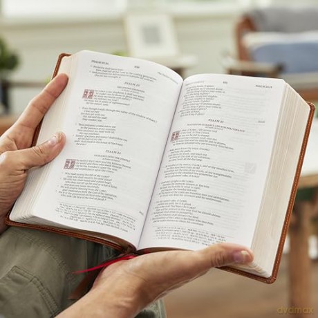 RSV Personal Size Bible with Cross References, Purple Leathersoft, (Sovereign Collection) - Thomas Nelson [KSIĄŻKA]