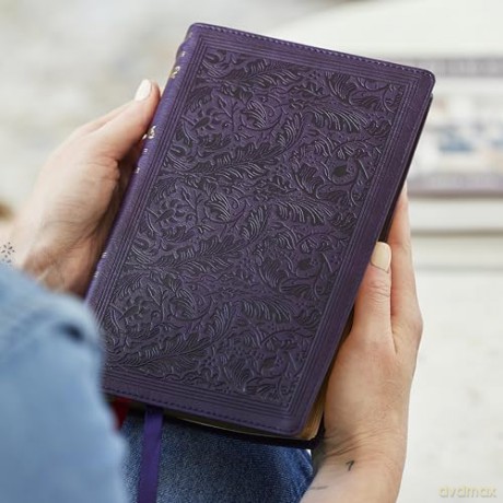 RSV Personal Size Bible with Cross References, Purple Leathersoft, (Sovereign Collection) - Thomas Nelson [KSIĄŻKA]