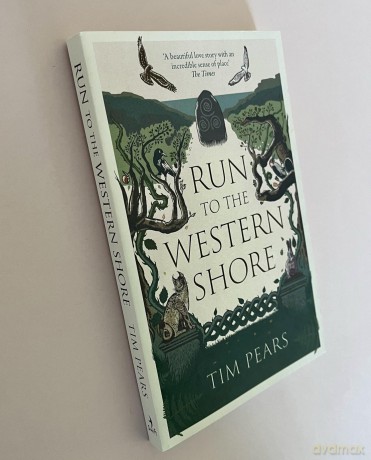 Run to the Western Shore: 'Surprising, poignant, elemental' novel from award-winning author - Tim Pears [KSIĄŻKA]
