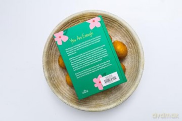 Shine Bright Anyway: 90 Affirmations That Declare You Are Enough When the World Says You're Not - Faith Broussard Cade [KSIĄŻKA]