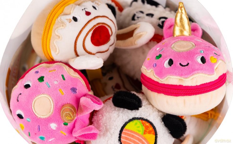 Snackettes Cinnabunny: Keyring Plushie - Amber Oliver [KSIĄŻKA]