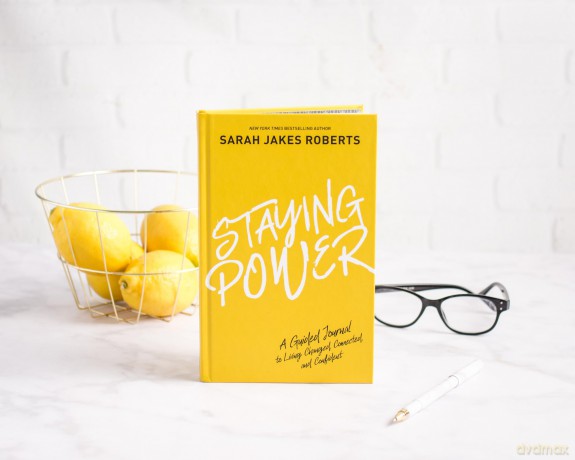 Staying Power: A Guided Journal to Living Changed, Connected, and Confident (A Power Moves Experience) - Sarah Jakes Roberts [KSIĄŻKA]