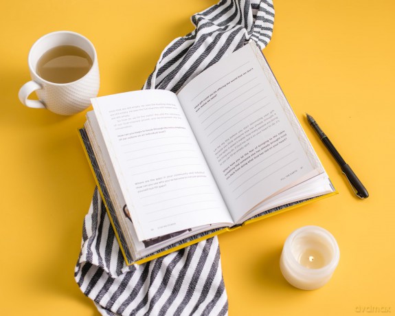 Staying Power: A Guided Journal to Living Changed, Connected, and Confident (A Power Moves Experience) - Sarah Jakes Roberts [KSIĄŻKA]