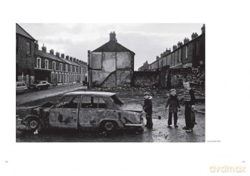Stills from Life: Syd Shelton - Mark Sealy [KSIĄŻKA]