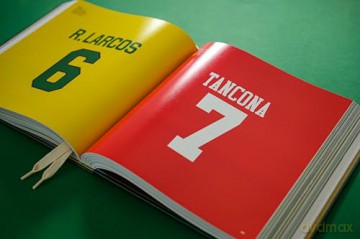 Tale of Two Halves: The History Of Football Video Games | Retro Gaming Book by Bitmap Books - Bitmap Books [KSIĄŻKA]