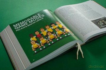 Tale of Two Halves: The History Of Football Video Games | Retro Gaming Book by Bitmap Books - Bitmap Books [KSIĄŻKA]