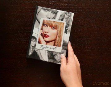 Taylor Swift: 2 (Spotlight on a Legend) - Holly Corbett [KSIĄŻKA]