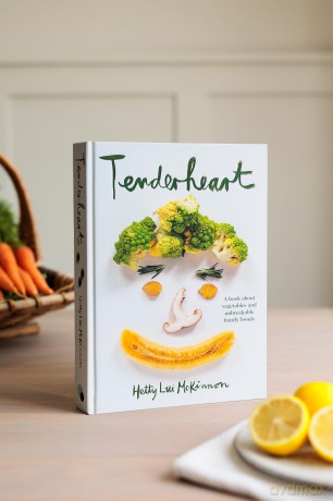 Tenderheart: A Book About Vegetables and Unbreakable Family Bonds - Hetty Lui McKinnon [KSIĄŻKA]