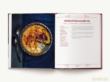The Christmas Baking Cookbook: 'Tis the Season for 100+ Festive Treats [KSIĄŻKA]