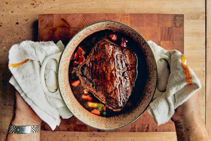 The Cook Book of All Time: Recipes, Stories, and Cooking Advice from a Neighborhood Restaurant - Ashley Bernee Wells [KSIĄŻKA]