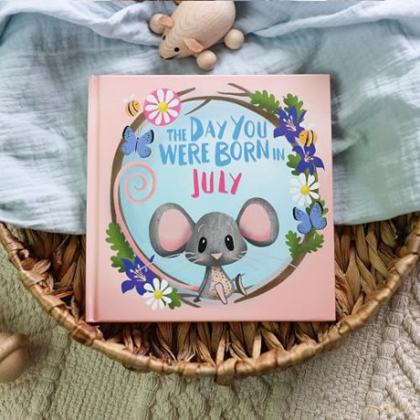 The Day You Were Born In July: A Baby Birth Gift Book - Lucy Tapper [KSIĄŻKA]