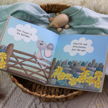 The Day You Were Born In March: A Baby Birth Gift Book - Lucy Tapper [KSIĄŻKA]