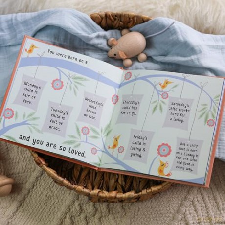 The Day You Were Born In October: A Baby Birth Gift Book - Lucy Tapper [KSIĄŻKA]