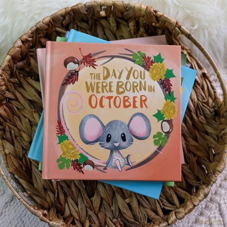 The Day You Were Born In October: A Baby Birth Gift Book - Lucy Tapper [KSIĄŻKA]