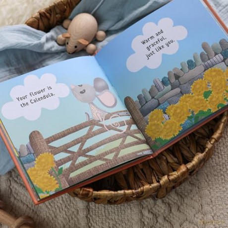 The Day You Were Born In October: A Baby Birth Gift Book - Lucy Tapper [KSIĄŻKA]