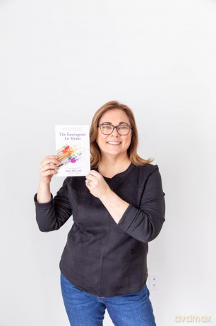 The Enneagram for Moms: See the True Colors of Yourself and Your Children as God Intends - Beth McCord [KSIĄŻKA]