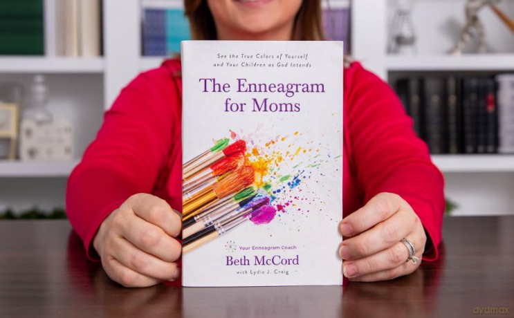 The Enneagram for Moms: See the True Colors of Yourself and Your Children as God Intends - Beth McCord [KSIĄŻKA]