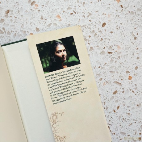 The Fertile Earth: 'Destined to be a future classic' Guardian - Ruthvika Rao [KSIĄŻKA]