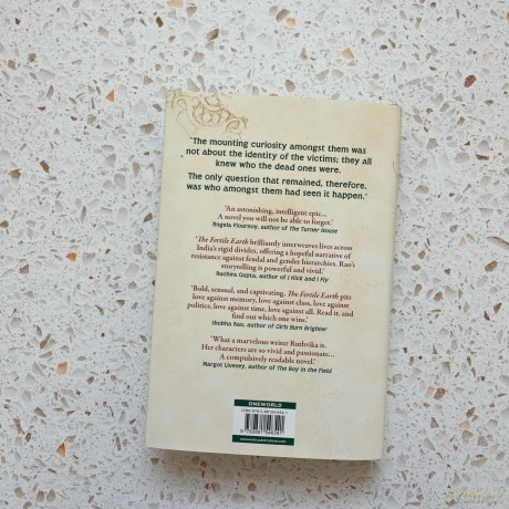 The Fertile Earth: 'Destined to be a future classic' Guardian - Ruthvika Rao [KSIĄŻKA]