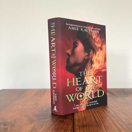 The Heart of the World: From the author of The Isles of the Gods - Amie Kaufman [KSIĄŻKA]