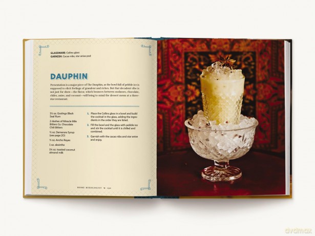 The Home Mixologist: Shake Up Your Cocktail Game with 150 Recipes - Shane Carley [KSIĄŻKA]