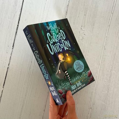 The Hunt for the Cursed Unicorn (A Train of Dark Wonders Adventure) - Alex Bell [KSIĄŻKA]