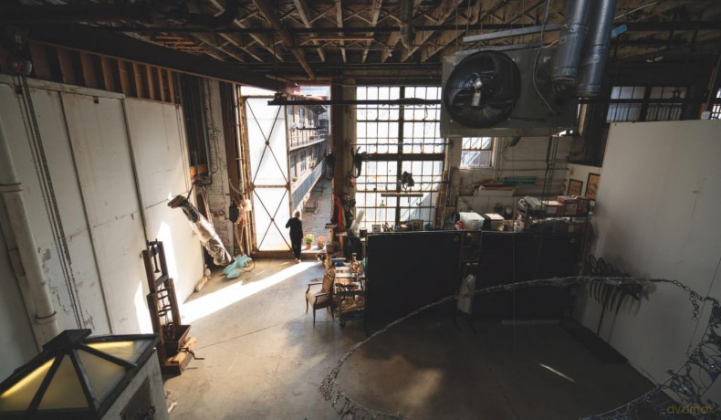 The Loft Law: The Last of New York City's Original Artist Lofts - Joshua Charow [KSIĄŻKA]