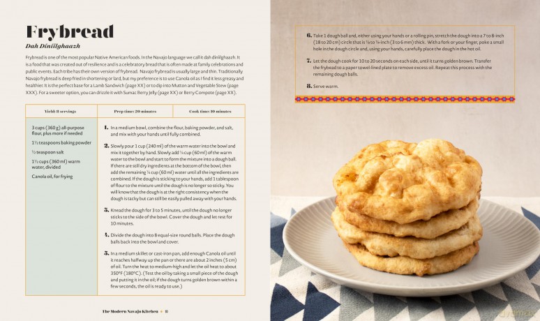 The Modern Navajo Kitchen: Homestyle Recipes that Celebrate the Flavors and Traditions of the Diné - Alana Yazzie [KSIĄŻKA]