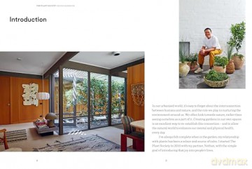 The Plant Society Design Handbook: A Plant Stylist's Guide to Creating Beautiful Living Spaces: With 40 Step-By-Step Projects for Indoors and Out - Jason Chongue [KSIĄŻKA]