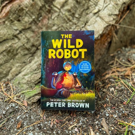The Wild Robot: Volume 1 (The Wild Robot, 1) - Peter Brown [KSIĄŻKA]