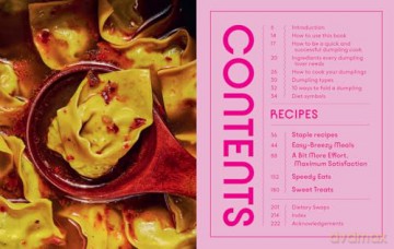 The World Is Your Dumpling: Over 80 simple, tasty and comforting recipes celebrating dumplings from around the world in this delicious new cookbook! - Emily Roz [KSIĄŻKA]