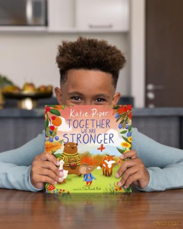 Together We Are Stronger (A Teeny Mouse Adventure) - Katie Piper [KSIĄŻKA]