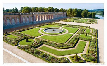 Trianon and the Queen's Hamlet at Versailles: A Private Royal Retreat - Jacques Moulin [KSIĄŻKA]