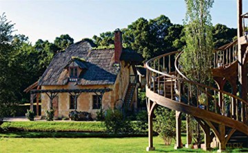 Trianon and the Queen's Hamlet at Versailles: A Private Royal Retreat - Jacques Moulin [KSIĄŻKA]