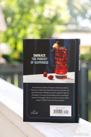 United We Drink: 50 Cocktail Recipes Inspired by the US Presidents - Harper Celebrate [KSIĄŻKA]