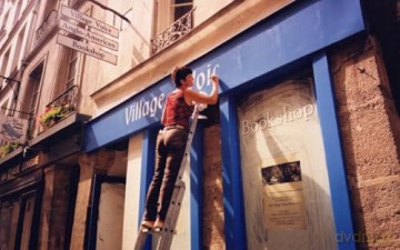 Village Voices: A Memoir of the Village Voice Bookstore, Paris, 1982-2012 - Odile Hellier [KSIĄŻKA]