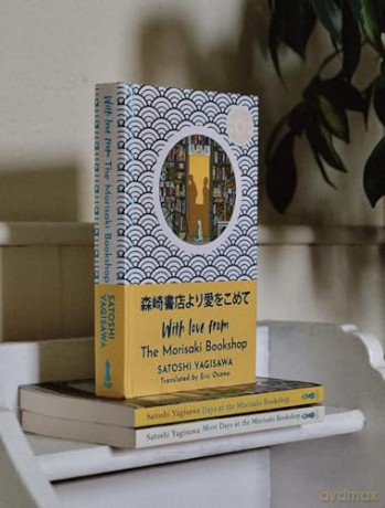 With Love from the Morisaki Bookshop: The perfect gift for book-lovers - Satoshi Yagisawa [KSIĄŻKA]